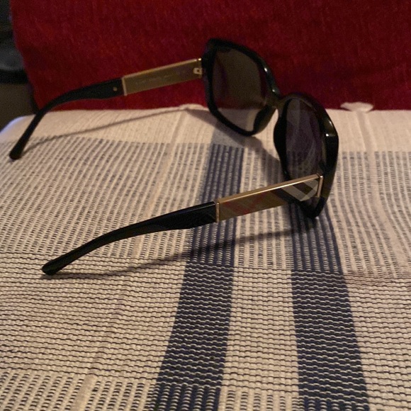 BURBERRY POLARIZED FRAMES SHADES main image 8